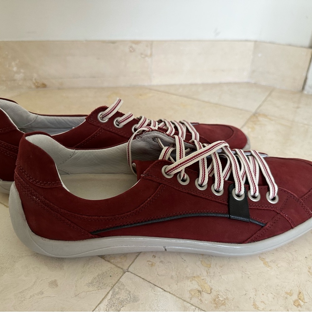 CNS Brazilian NEW Leather shoes/ tennis. Size 43 ( 11-11.5 usa)